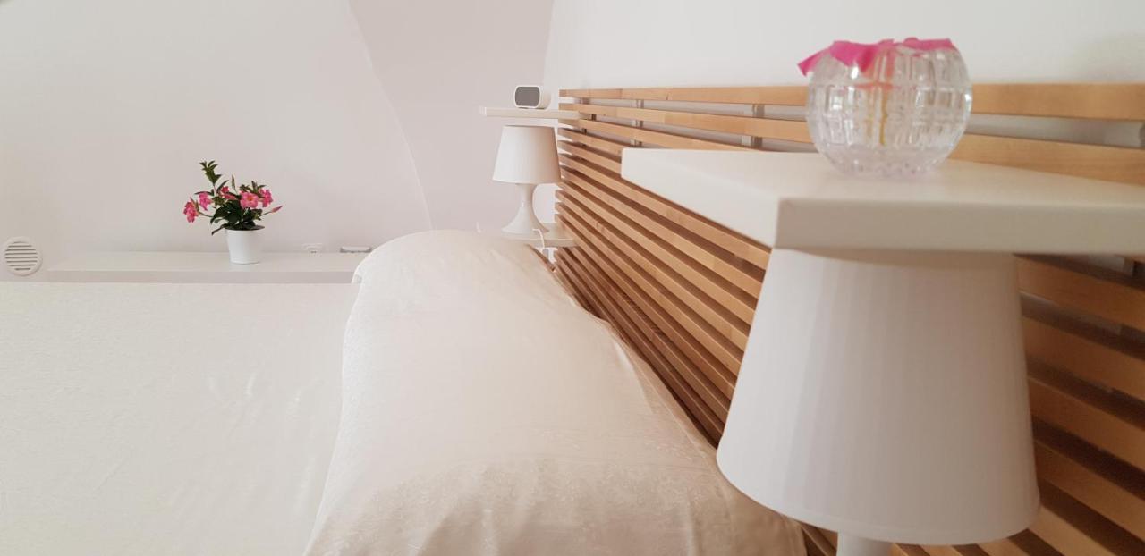 Il Cortile Segreto - Con Parcheggio Privato Apartment Lecce Exterior photo